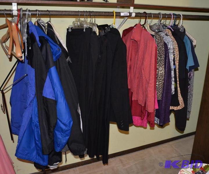 lot 195 image: Mens jackets - Columbia Men size S Champions ...