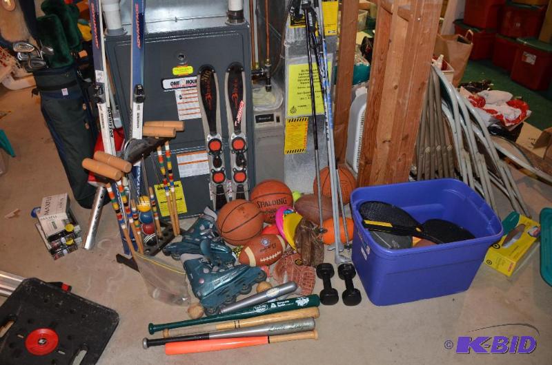 lot 210 image: Sports equipment, - Teenage Mutant Turtle Fri...