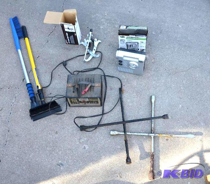 lot 220 image: Automotive - 6 amp charger, tire inflator, li...