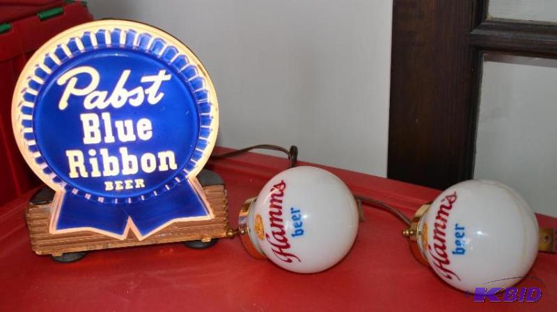 lot 238 image: Pabst Beer lighted sign 9x9" Hamms Beer...