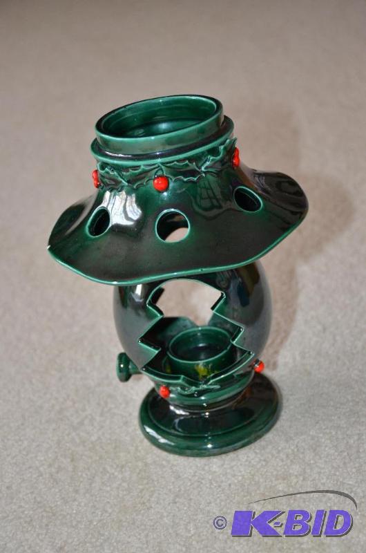 lot 255 image: Lefton collectible Christmas Holly & Berr...