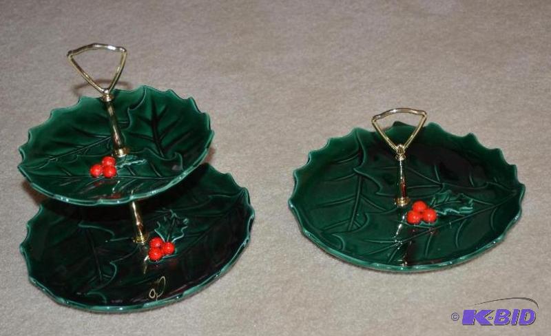 lot 256 image: Lefton collectible Christmas Holly & Berr...