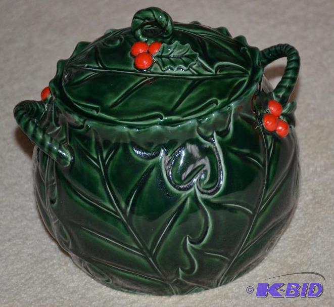 lot 258 image: Lefton collectible Christmas Holly & Berr...