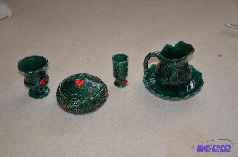 lot 263 image: Lefton collectible Christmas Holly & Berr...