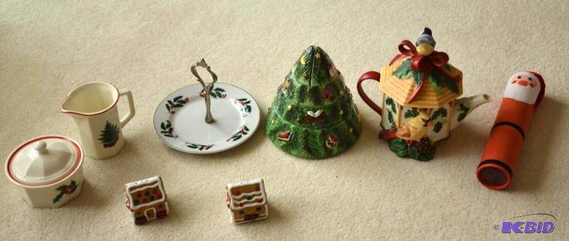 lot 265 image: Lenox &quotWinter Greetings" collectibl...