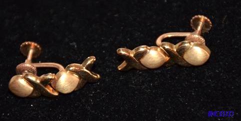 lot 33 image: Larger 14K gold earrings....