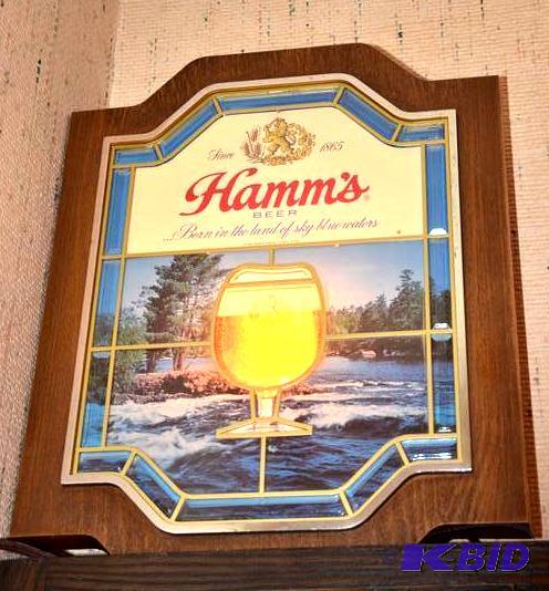 lot 4 image: Vintage Hamms Beer Lighted Sign 18x14" ...