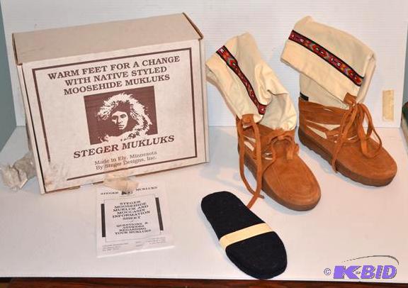 lot 47 image: Steger moosehide Mukluks made in Ely MN - rar...