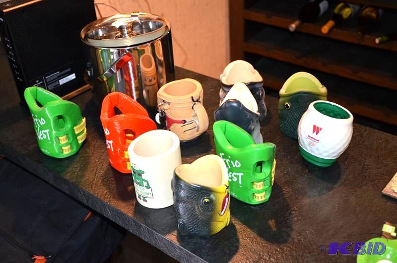lot 93 image: Beer can or mug foam covers of fish mouths &a...