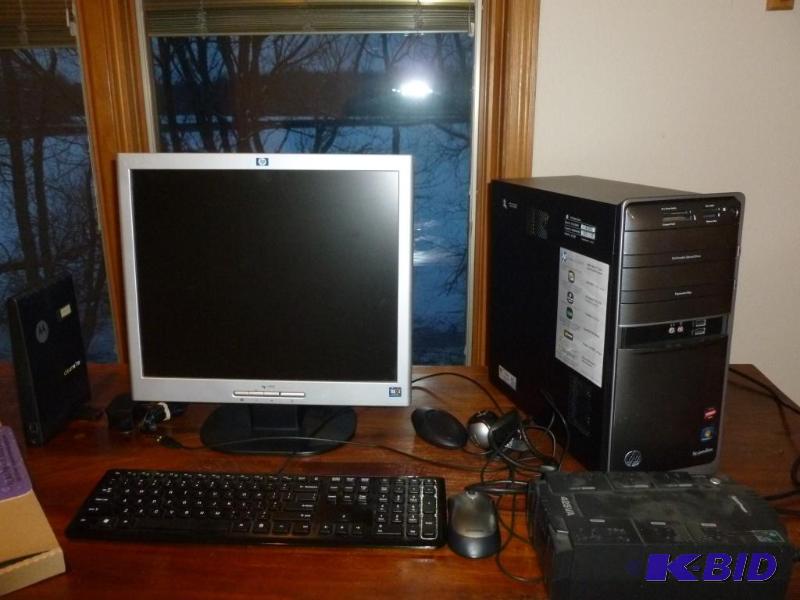lot 12 image: HP Pavilion Series computer tower with window...