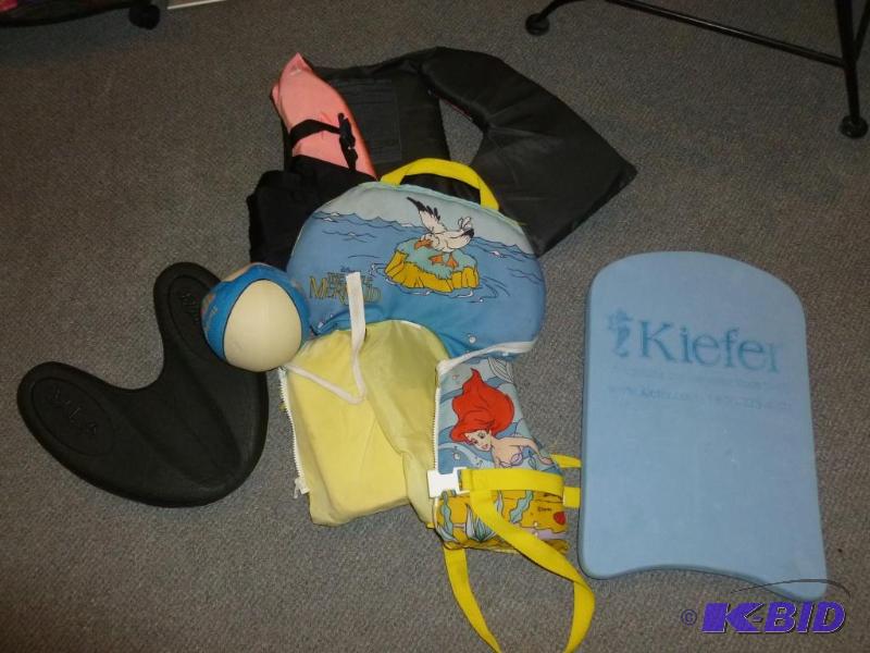 lot 18 image: Lot of two kids life jackets and swimming poo...