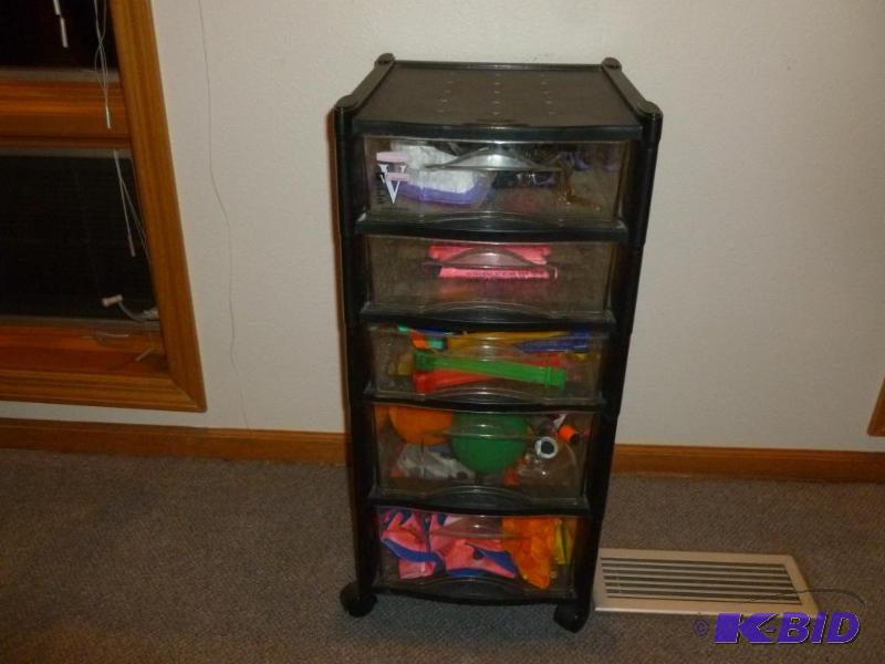 lot 19 image: Rubbermaid five drawer roller wheel organizer...