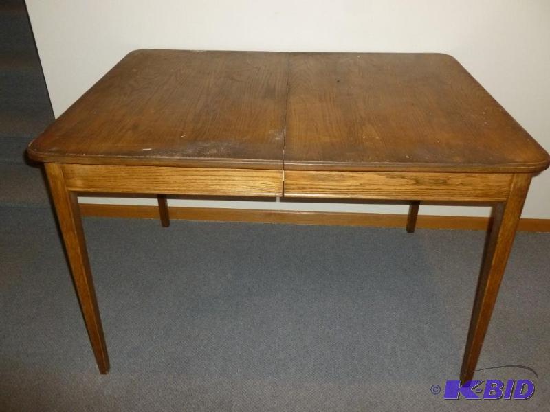 lot 20 image: Vintage solid wood table that measures 32&quo...