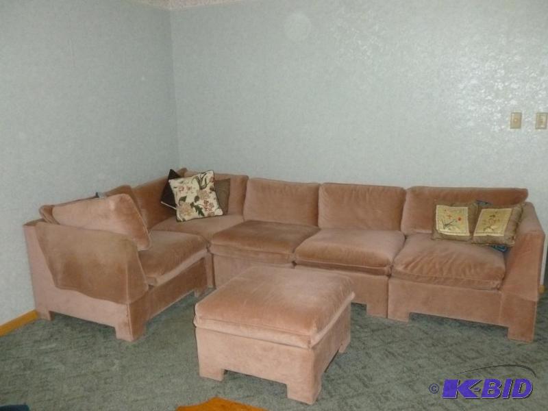 lot 27 image: Nice Six Piece Sectional Couch, has a total m...