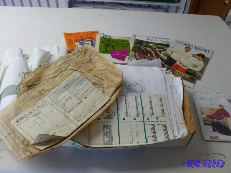 lot 41 image: Large lot of sewing patterns, sewing booklets...