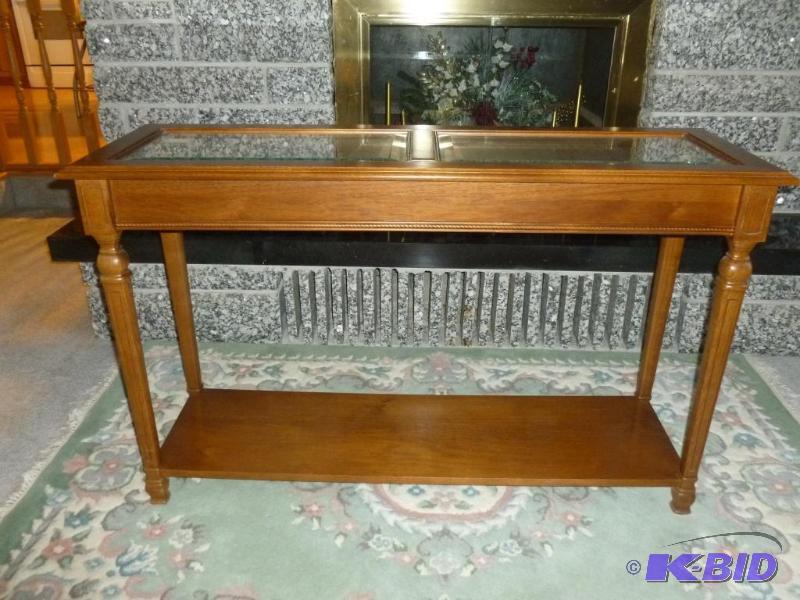 lot 7 image: Nice solid wood beveled glass top end table w...