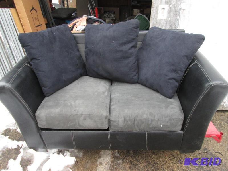 lot 23 image: Very nice couch by Ashley Furniture with plus...