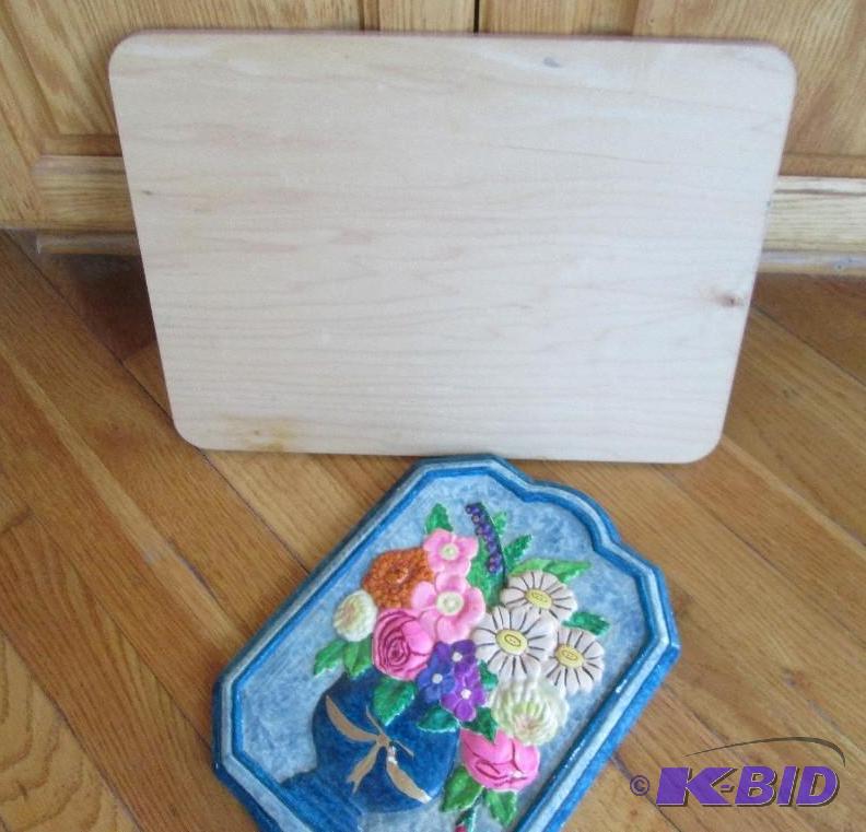 lot 31 image: Wood cutting board with floral wall dcor...