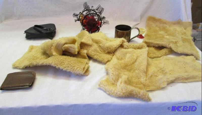 lot 46 image: mixed lot of housholdl dcor, wallet, purse, m...