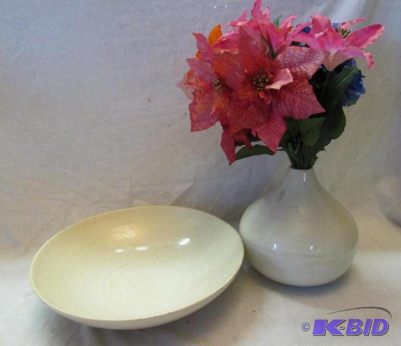 lot 64 image: large cream colored bowl with matching vase a...