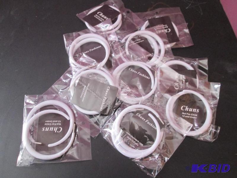 lot 84 image: lot of large white hoop earrings...