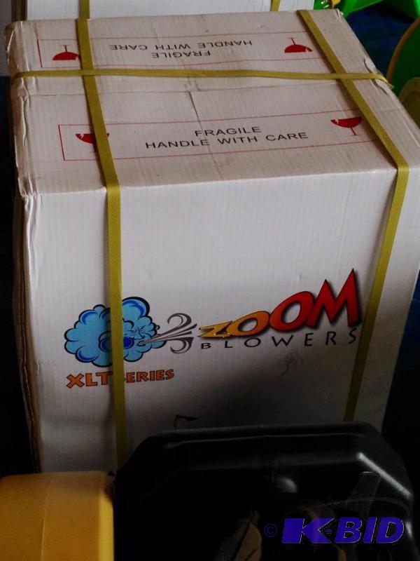 lot 33 image: NIB 2 HP Zoom Blower  Motor