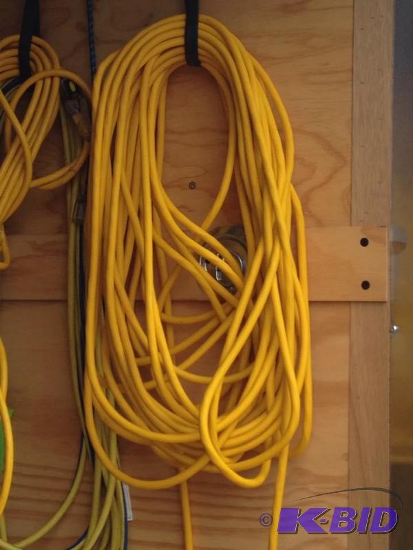 lot 50 image: Lot of 2 Extension Cords - 25 & 50