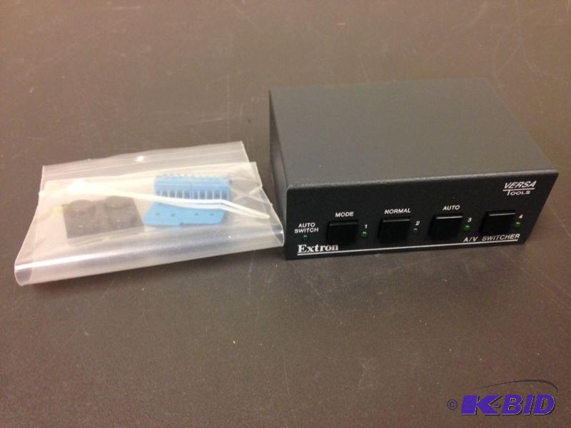 lot 15 image: Extron Versa Tools AV Switcher MSW 4SV rs Mi...