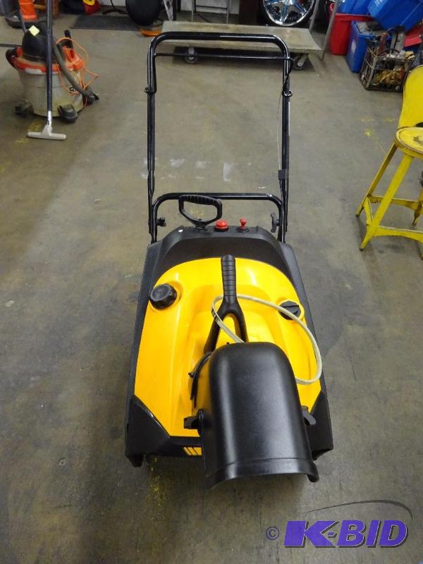 Poulan Pro Snow thrower