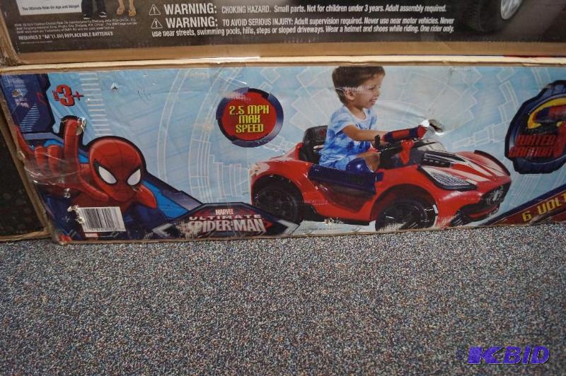 lot 16 image: Spiderman Clear Side Car