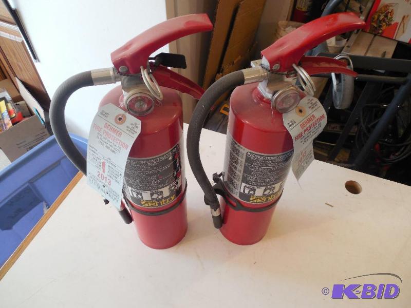2 FIRE EXTINGUISHERS 2 12 lbs