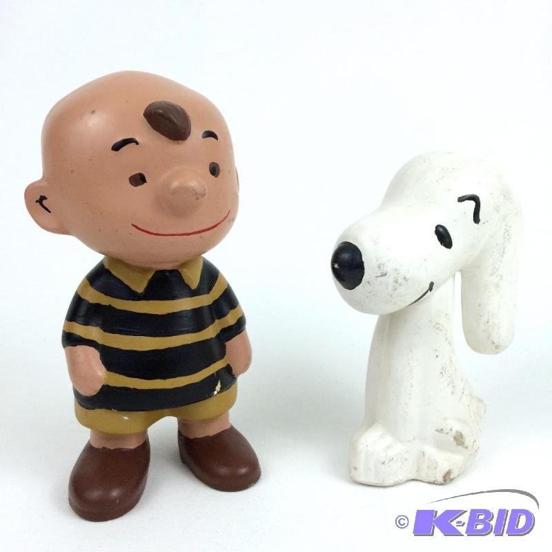 lot 22 image: Chalk ware vintage Snoopy and Charlie Brown.