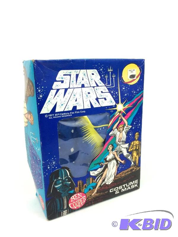 lot 4 image: Luke Skywalker Vintage Costume, size 12-14 yrs.