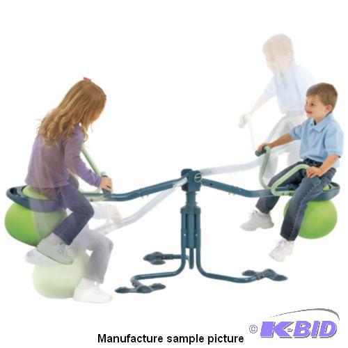 lot 114 image: Spiro Hop Teeter-Totter Seesaw -This 360°...