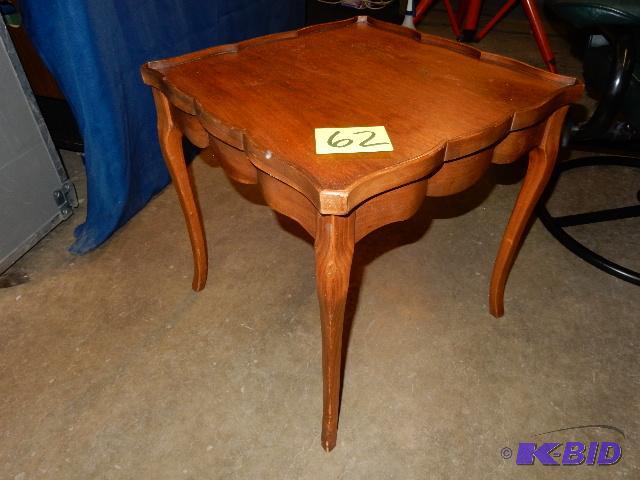 Nice Walnute Side table