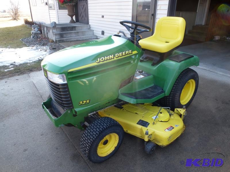 John Deere 325 Lawn Tractor Has 18 Hp engine...