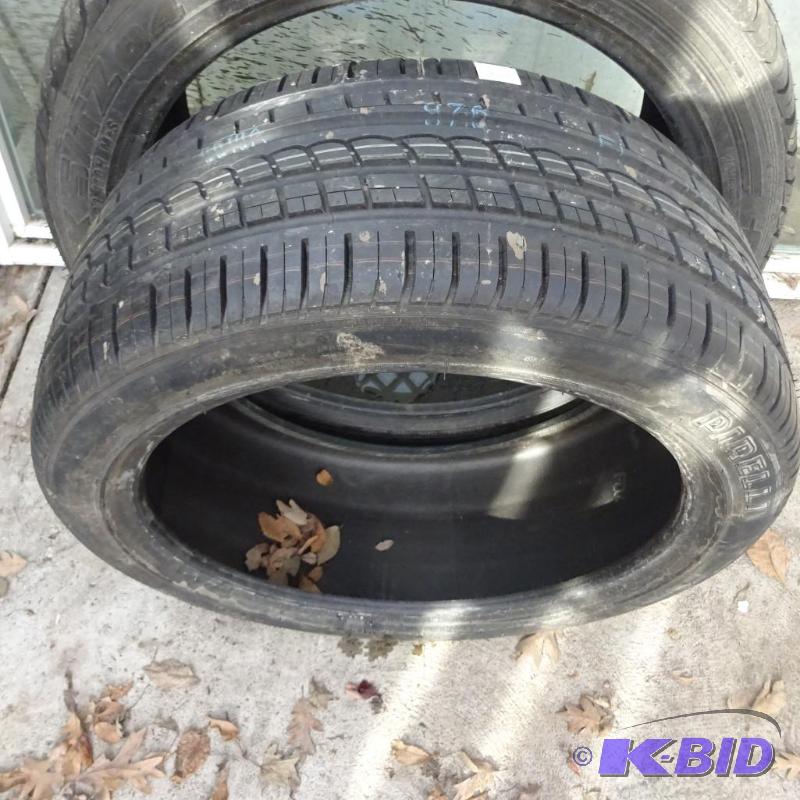 255 40 ZR19 tire. New. Firelli...