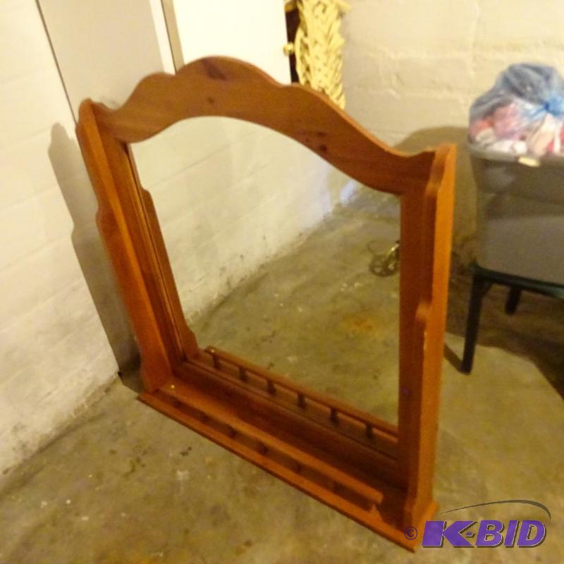 Dresser mirror. 40 x 47...