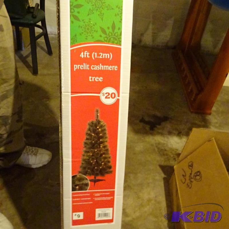 4 pre lit Christmas tree...