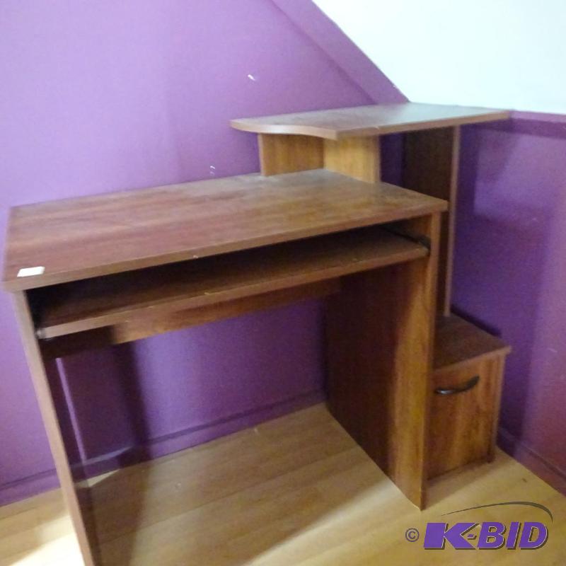 40 x 19 x 35 laminate desk...
