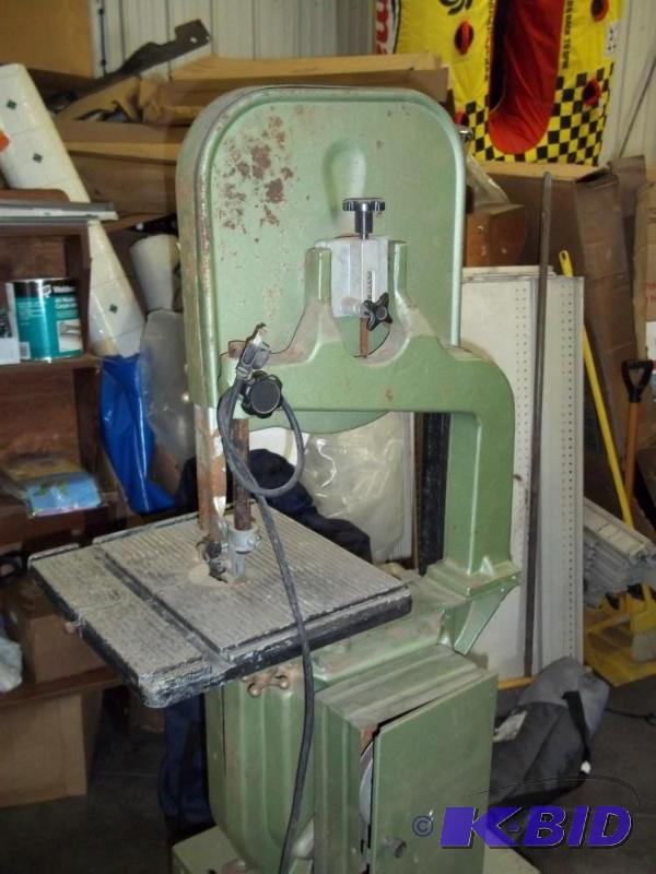 Delco Machinery Model 120 Band Saw...