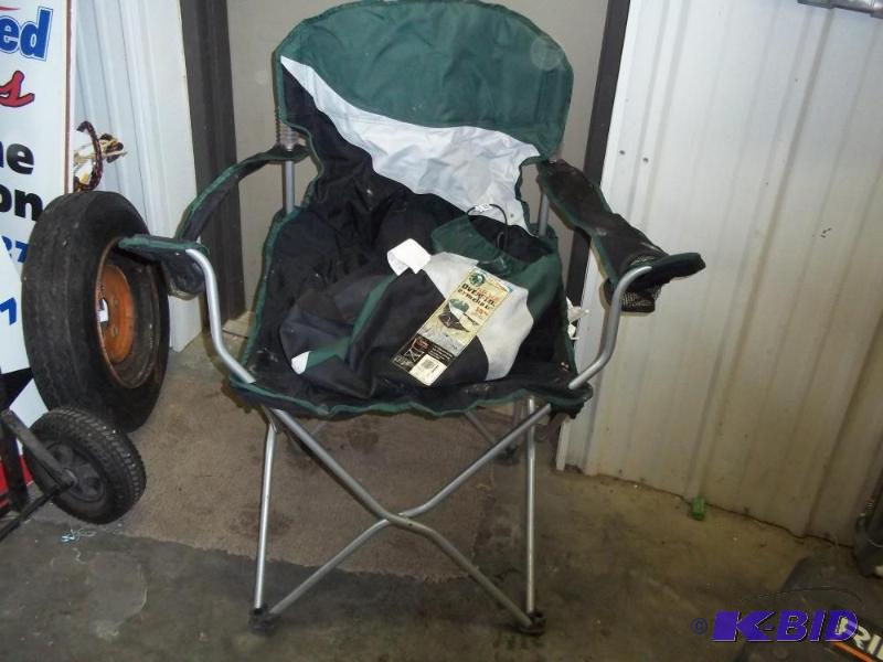 Oversize armchair with case...