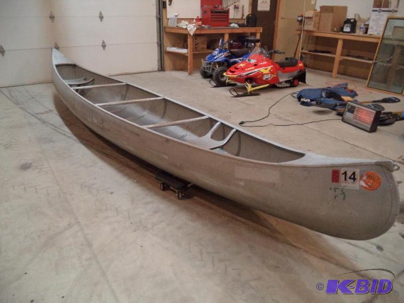 1975 Quachita Canoe