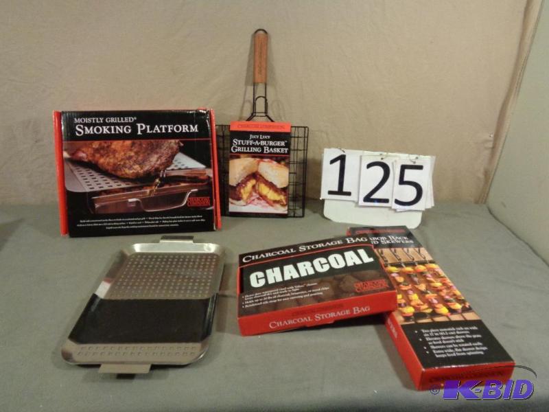 New Display Model Smoking Platform, Grill Gri...