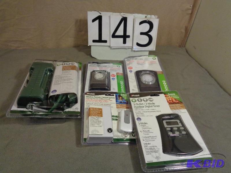Lot of New Display Model Outlet Timers....