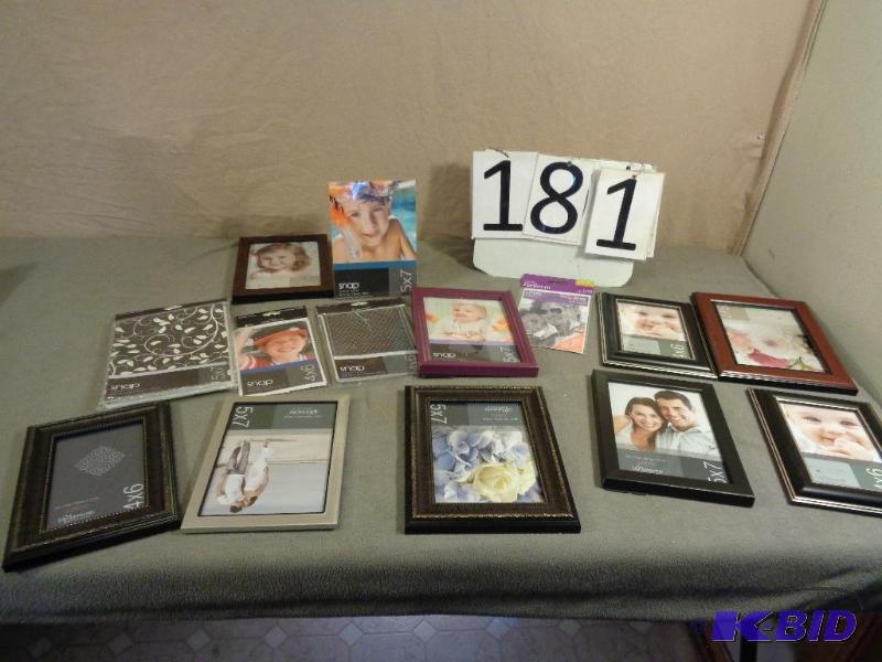 New Display Model Picture Frames and Photo Po...