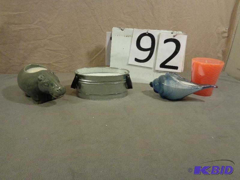 4 New Display Model Candles. Citronella...