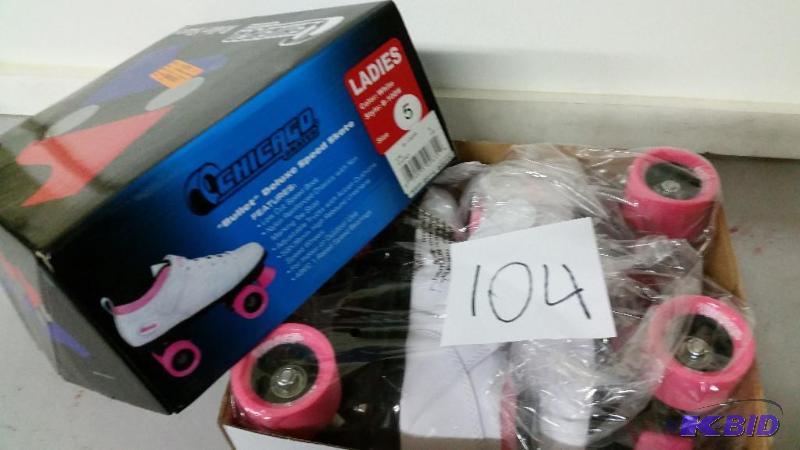 lot 104 image: Chicago Roller Blades sz 5