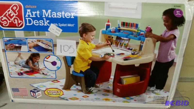 lot 105 image: Step 2 Art Master Desk