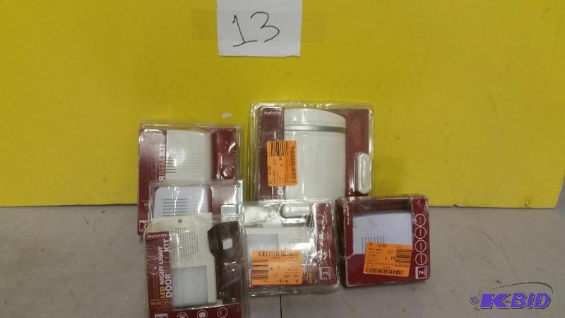 lot 13 image: Lot of Door Bells